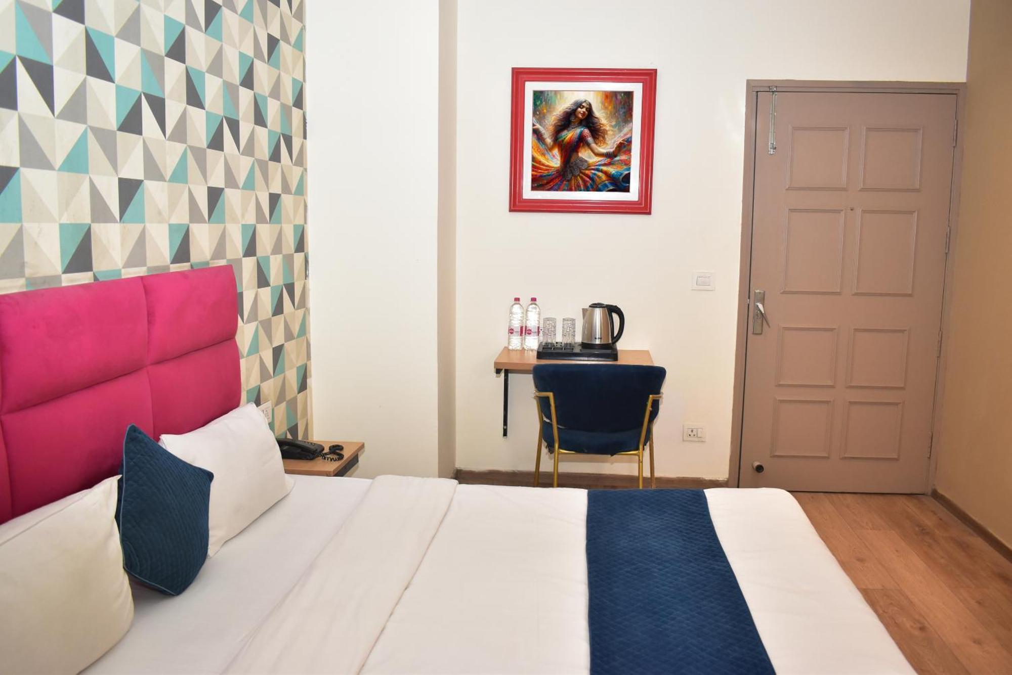 Hotel In Chattarpur- Above Cozy Dinner New Delhi